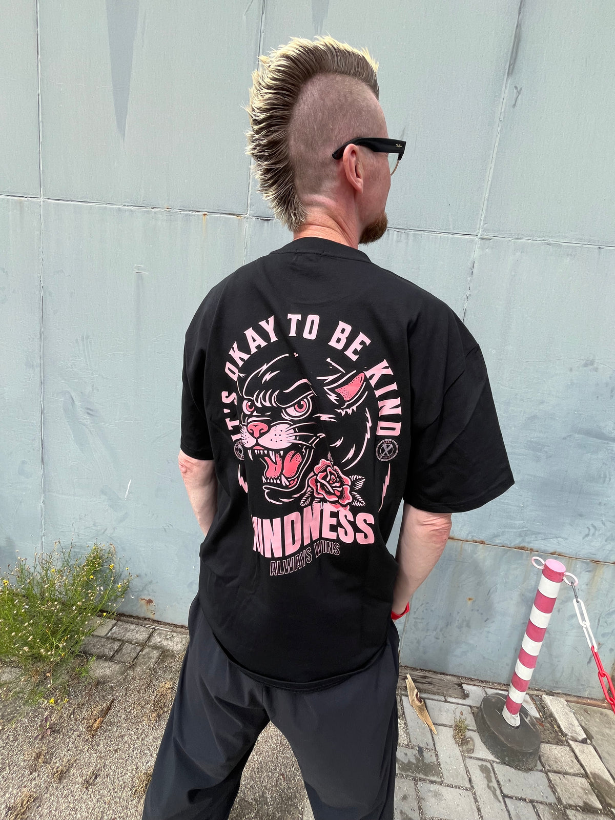 It's okay to be kind Tee