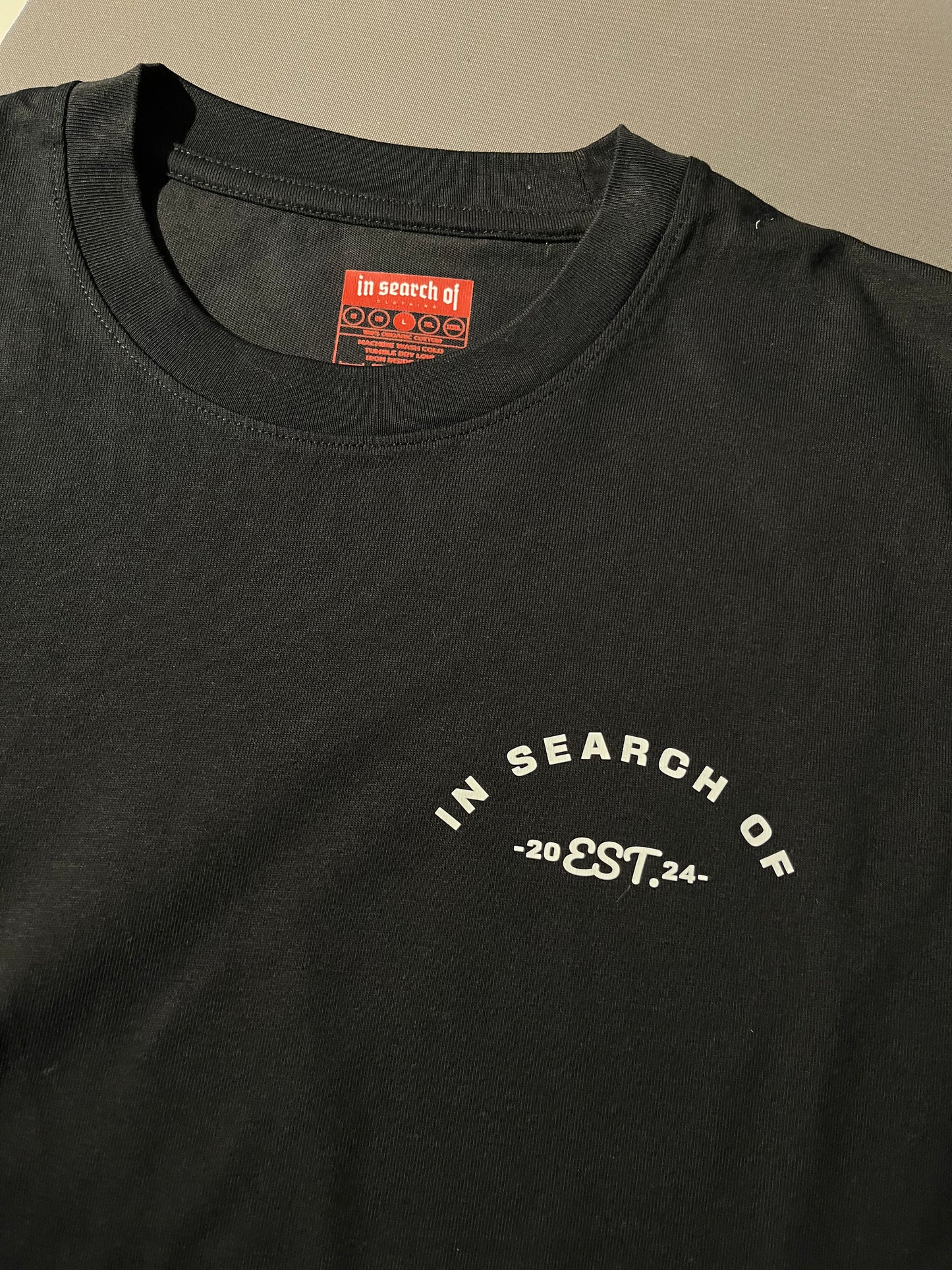SIGNATURE TEE – CLEAN, BOLD, AND SUSTAINABLE