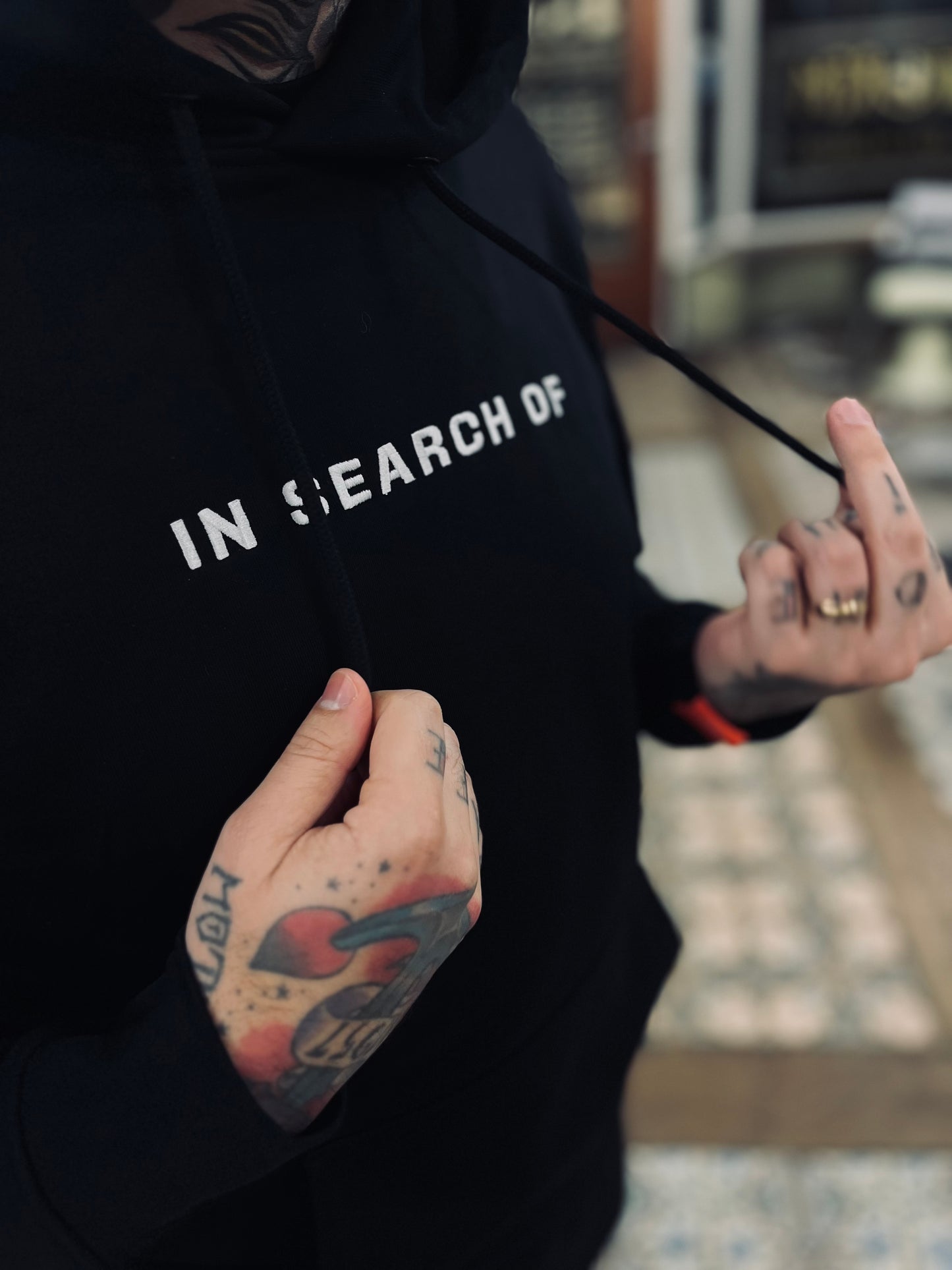 IN SEARCH OF HOODIE – SUSTAINABLE COMFORT, TIMELESS STYLE